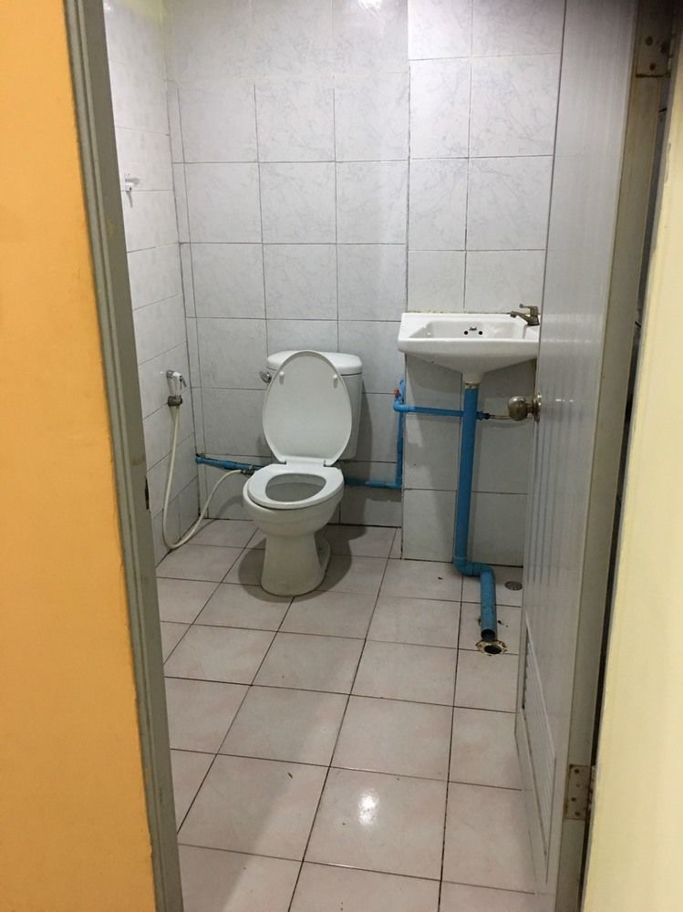 曼谷巴黎酒店 外观 照片
