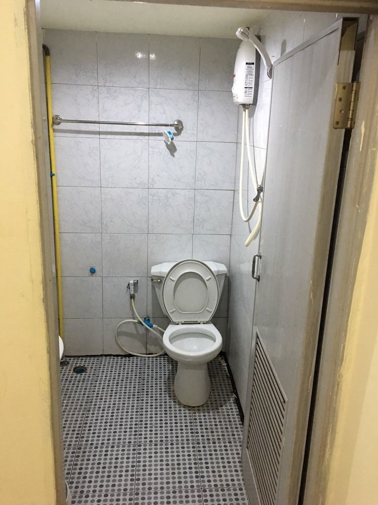 曼谷巴黎酒店 外观 照片